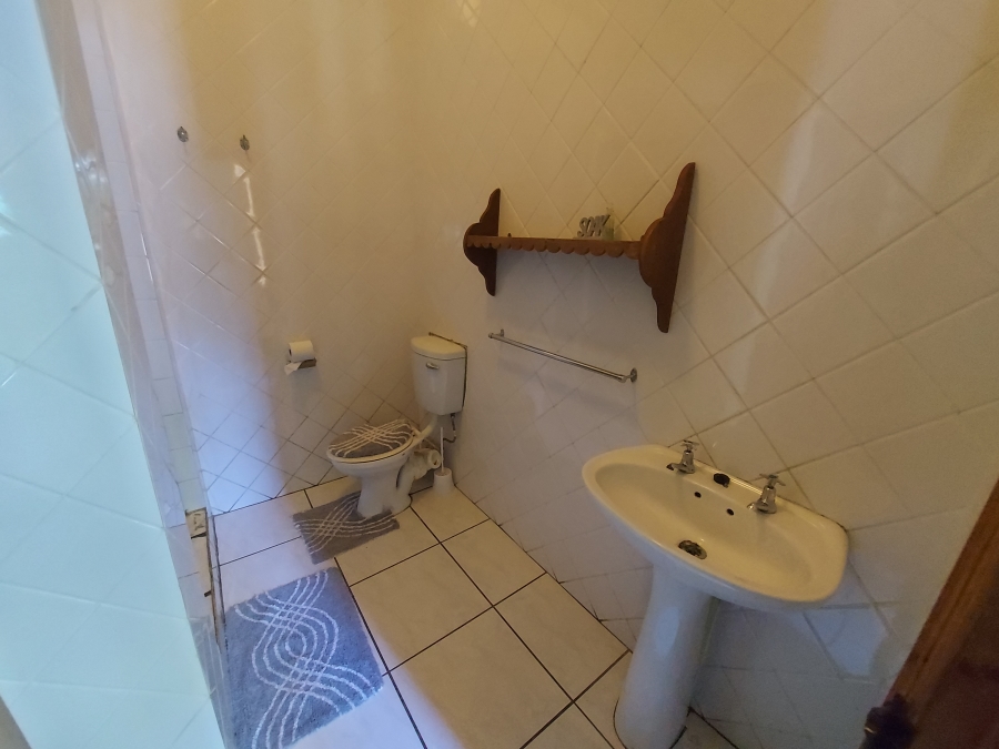 4 Bedroom Property for Sale in Uitenhage Central Eastern Cape